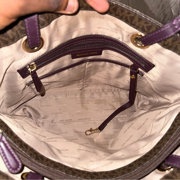 Michael Kors monogram canvas leather tote bag with purple straps - Picture 4 of 5